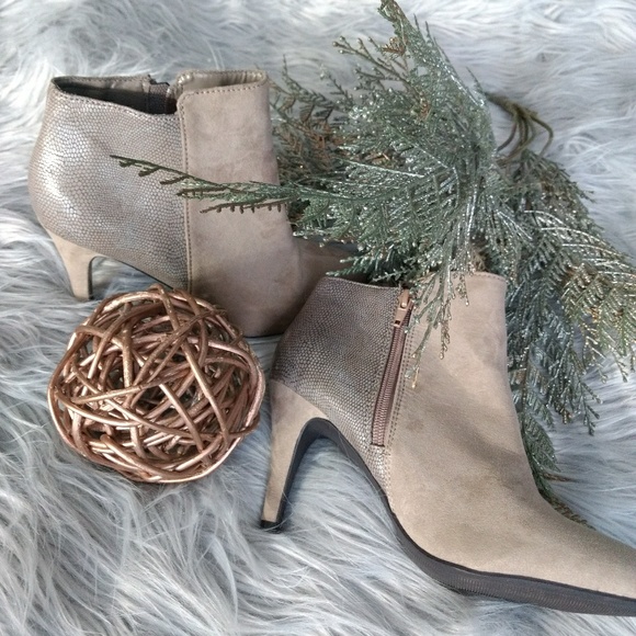 Express Shoes - New Express ankle heeled beige boots.